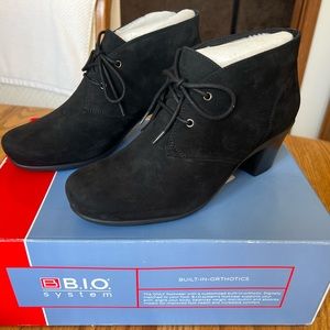 ABEO Potrero Booties Size 8.5